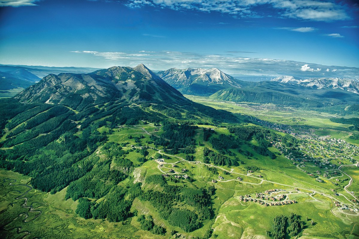 VacationRoost's tweet photo. It's almost time for @skicrestedbutte to start looking this beautiful again! Opening day for #summer is June 10. https://t.co/Ay101w4FXL