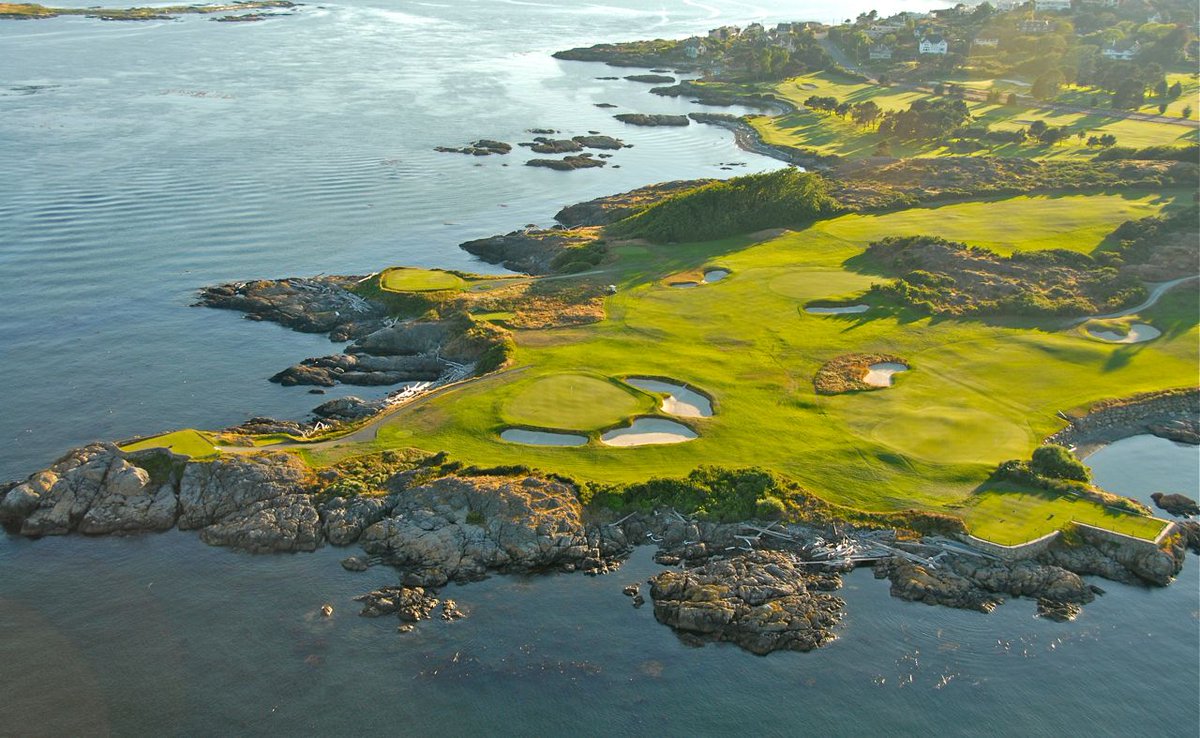 Thanks, <a href="/VictoriaNews/">Victoria News</a> for covering our recent ranking in <a href="/CanadianGolfMag/">canadiangolfmag</a>! #gottolovevgc #oakbay #yyj --> bit.ly/2pwJtoG