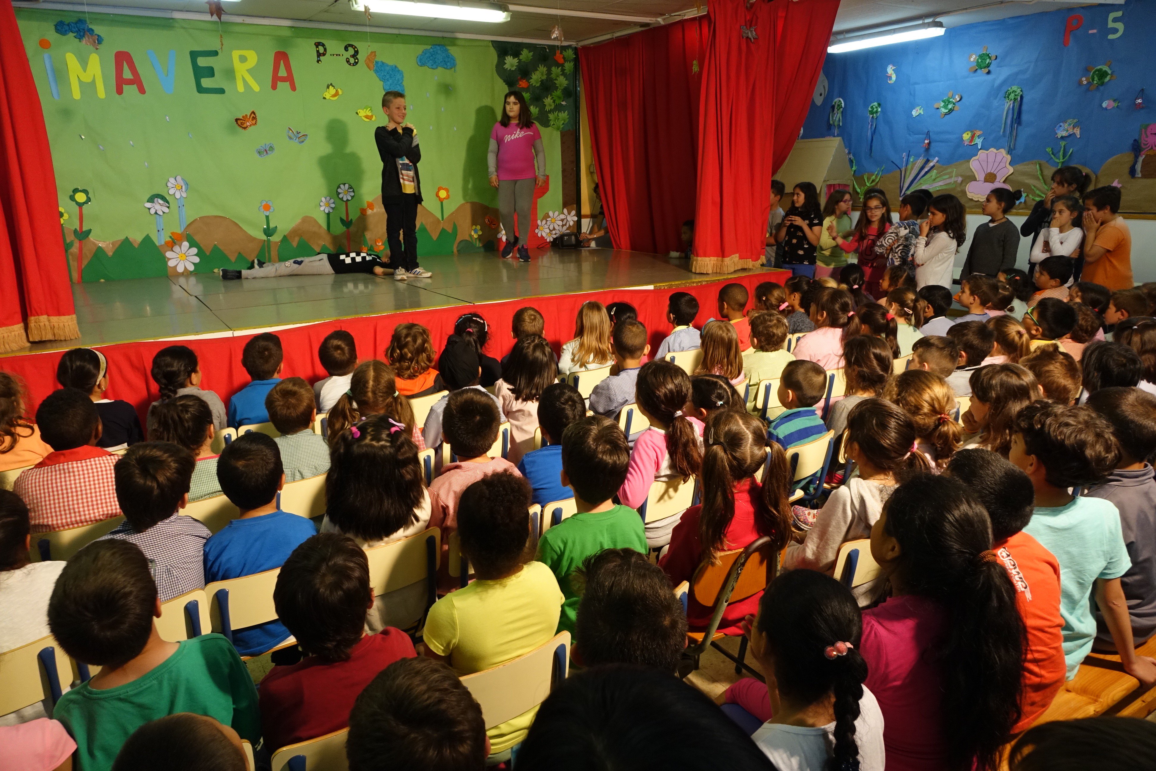 Tota l'escola participa del teatre