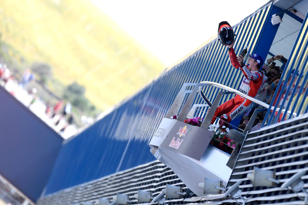 lorenzo99's tweet photo. ¡Las fotos del GP de España! ➡️ https://t.co/7Jc5o85H6y  / Pics of #SpanishGP ➡️ https://t.co/7Jc5o85H6y https://t.co/xj7ChAGUoK