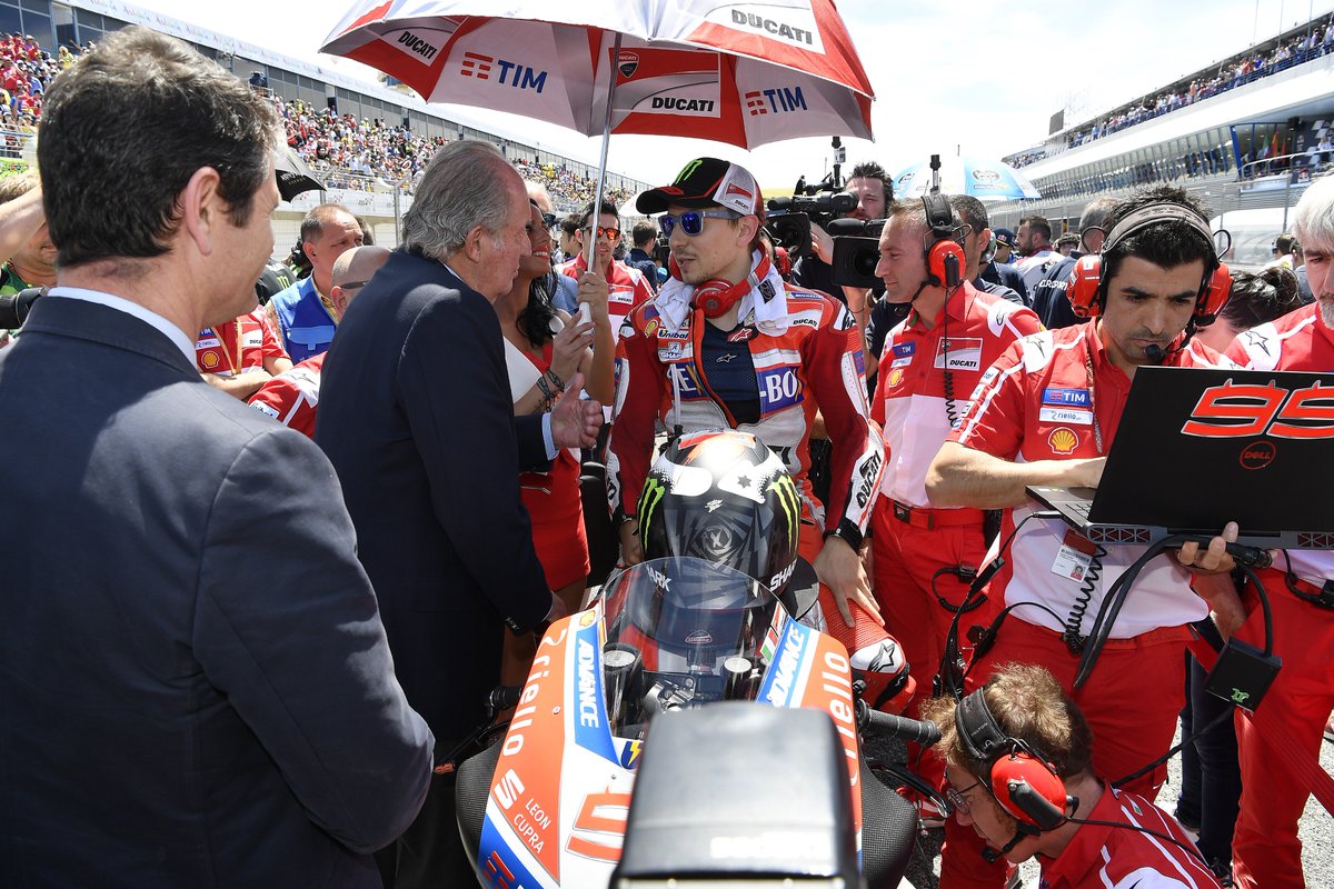 lorenzo99's tweet photo. ¡Las fotos del GP de España! ➡️ https://t.co/7Jc5o85H6y  / Pics of #SpanishGP ➡️ https://t.co/7Jc5o85H6y https://t.co/xj7ChAGUoK