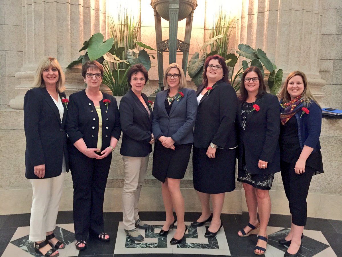s_Guillemard's tweet photo. Looks like Navy is the colour of the day today! #powercolour #workfun #mbpoli https://t.co/vS8lTfEtDg