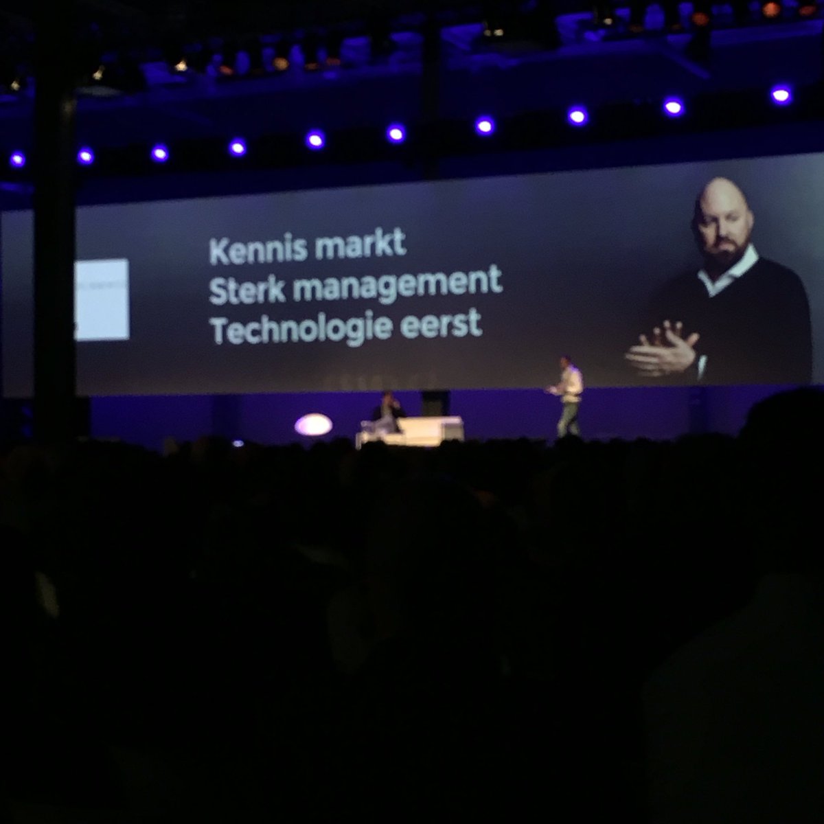 RemkoWouters's tweet photo. Mooie 1e dag @Wvdo Utrecht 2017: volle zalen, inspirerende sprekers als @rikvera @JosBurgers, topondernemer #atilay Uslu. Tot morgen! #WVDO https://t.co/QSWobln6cS