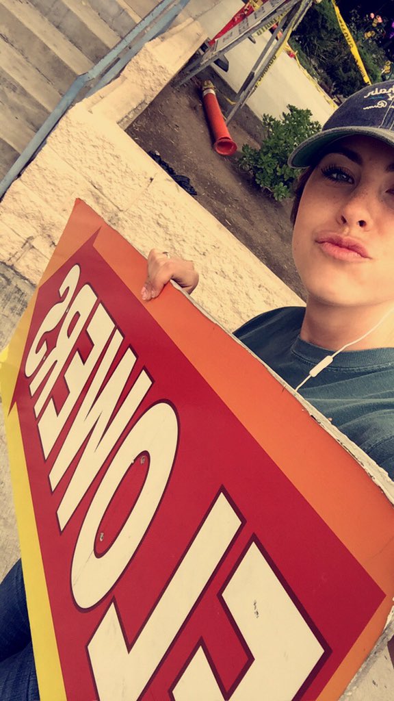 kfruh13's tweet photo. @Mychhaaa I'm actually a sign twirler for a flower shop, get it right😂✌️ https://t.co/xqolxg7cX7