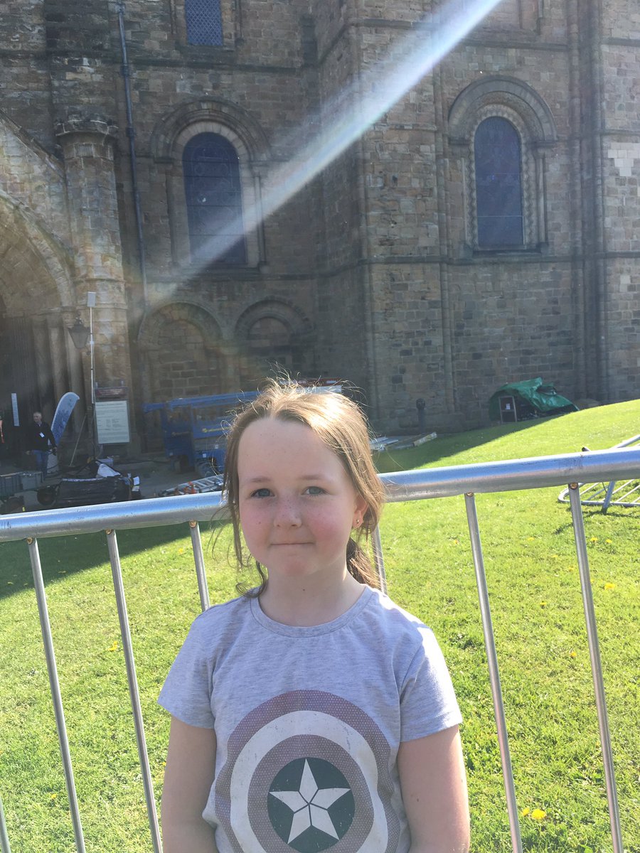 lofty186's tweet photo. Bella soaking up the atmosphere of a marvel film set, she loved it but was a little disappointed not to see thor @chrishemsworth https://t.co/2xi84wFtBS
