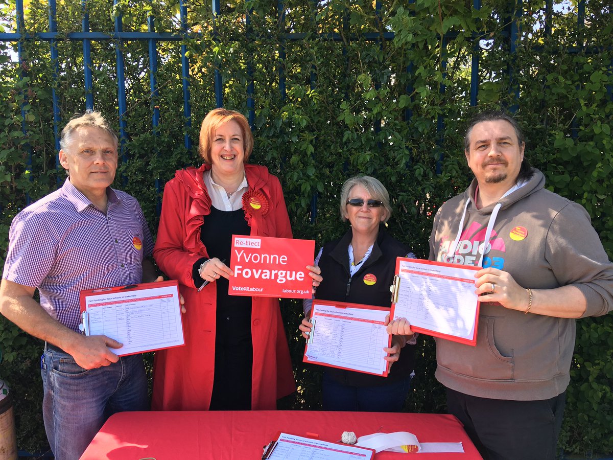 Joined <a href="/Y_FovargueMP/">Yvonne Fovargue CBE</a> #schoolcuts campaign at Winstanley Primary visit schoolcuts.org.uk #ToryFail