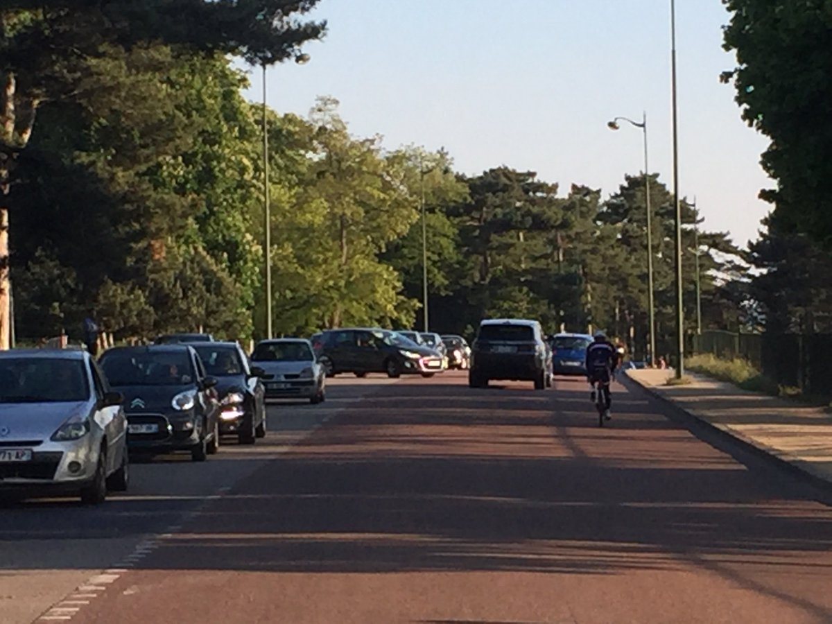 Quand les cyclistes se rebellent face aux incivilités des automobilistes à Longchamp.

Coup de gueule ➡️ lagazettedessports.wordpress.com/2017/05/09/la-…