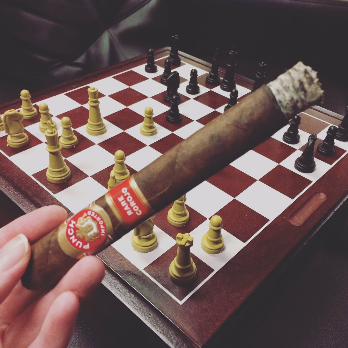 Rainy days are for #cigars and #chess! Enjoying a nice @punchcigars #rarecorojo that was a gift from a friend ❤️ #cigarlife #SotL #lovinlife