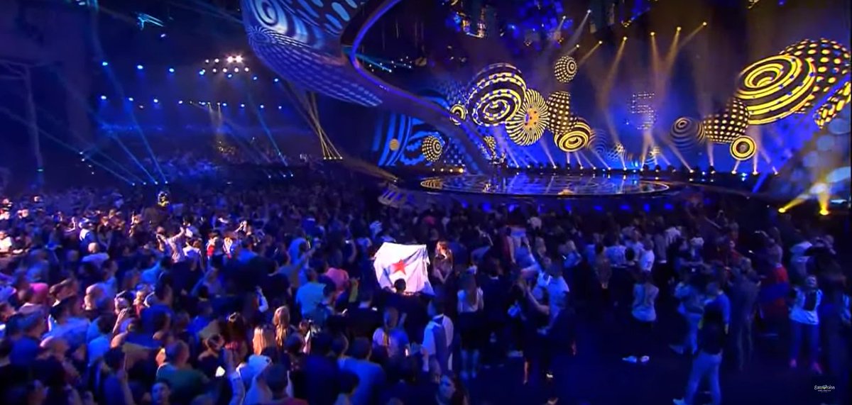 eusonruben's tweet photo. MIRADE A ESTRELEIRA DE GALIZA
#Eurovision #EuroSemi1 https://t.co/amZKg7ijlI
