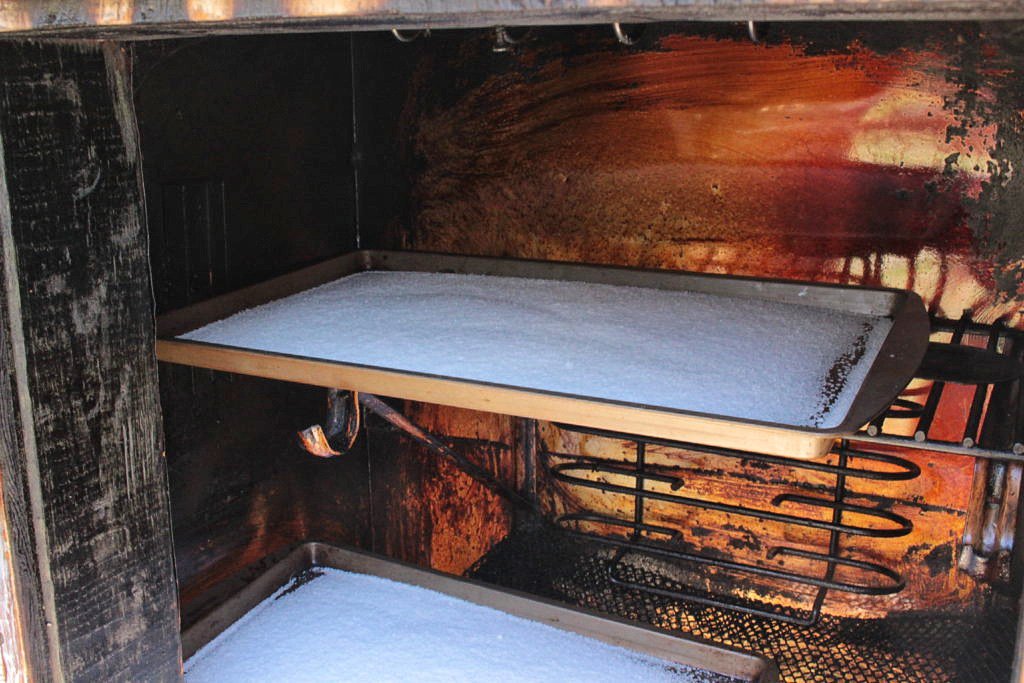 Easy-to-make apple wood smoked Kosher #Salt ! embersfate.com/recipe/smoked-…