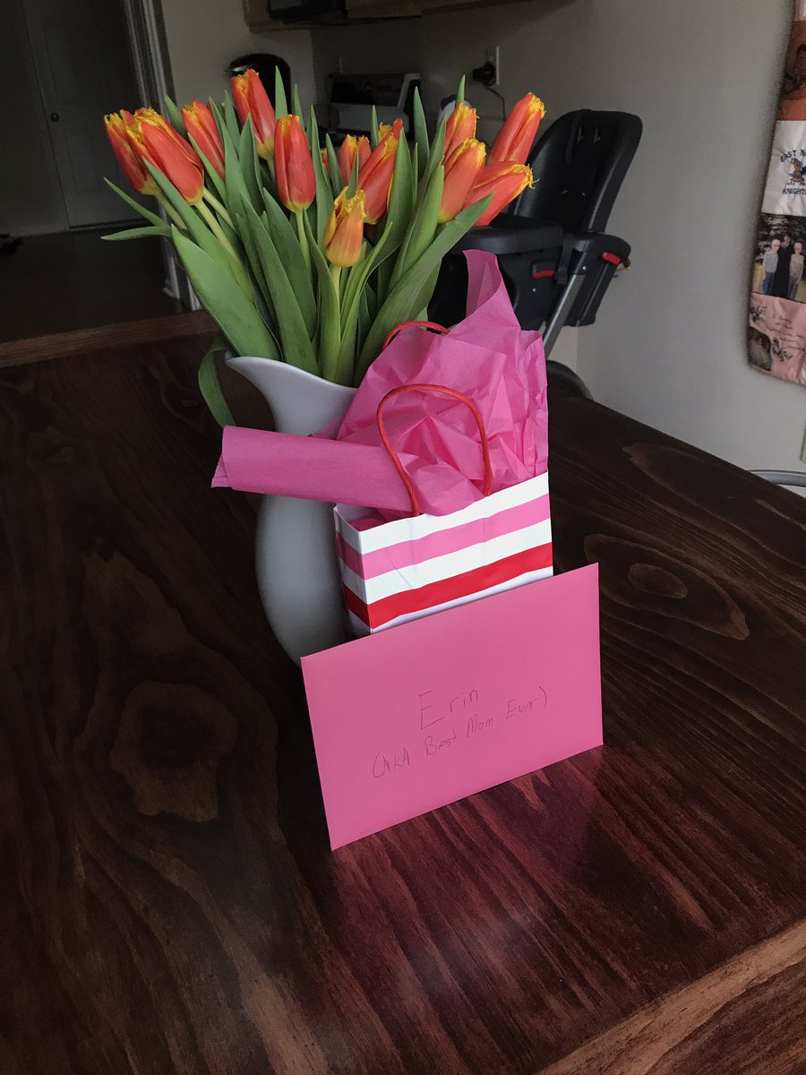 ambruce53's tweet photo. When you are going to be out of the country on the day dedicated to celebrating mothers you have a surprise early celebration! #momsday https://t.co/nS5lLN35WA