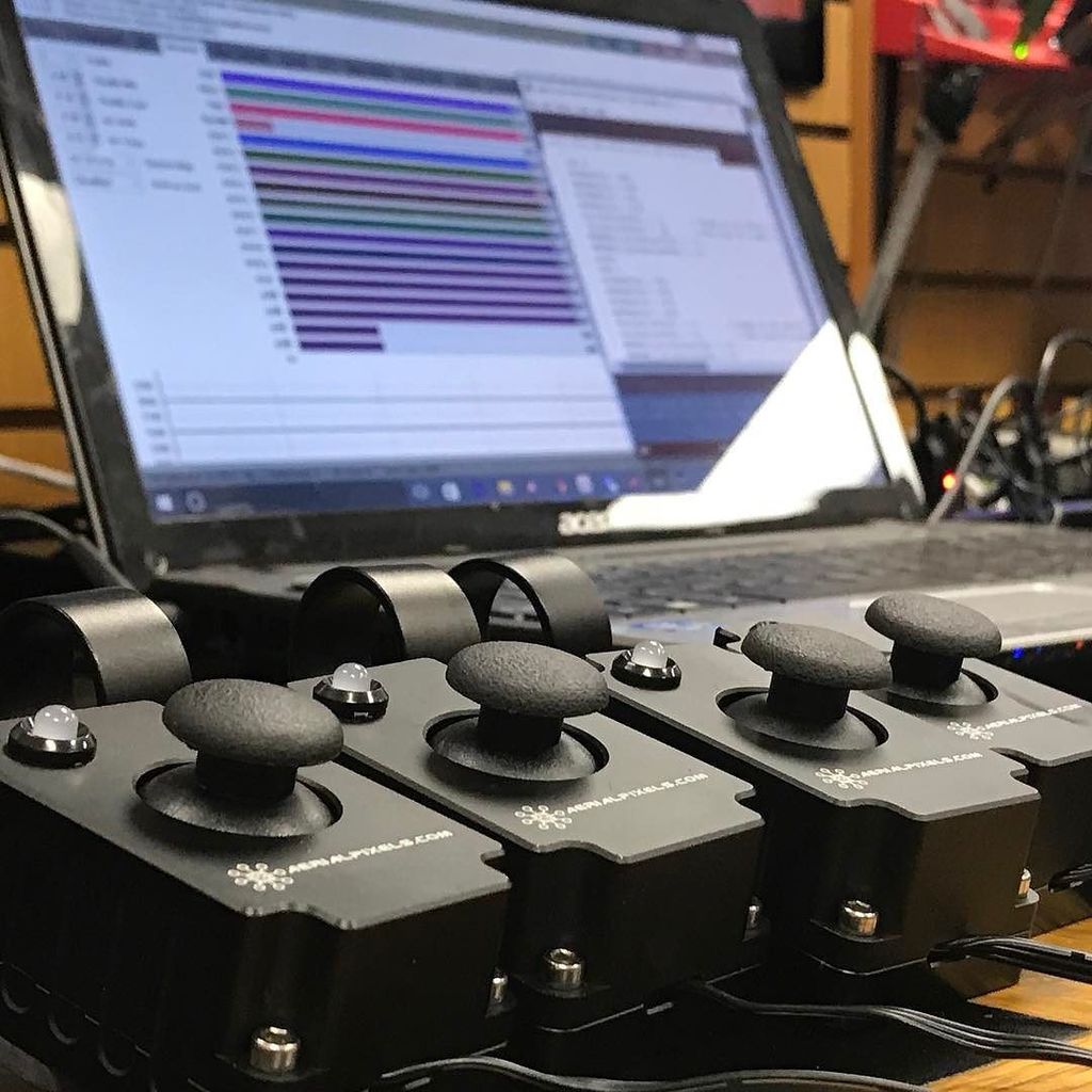 Aerialpixels's tweet image. Movi and Movi Pro Joysticks being flashed with custom firmware prior to being vigorously tested. #apxls #aerialpixels #movi #movipro# freef…