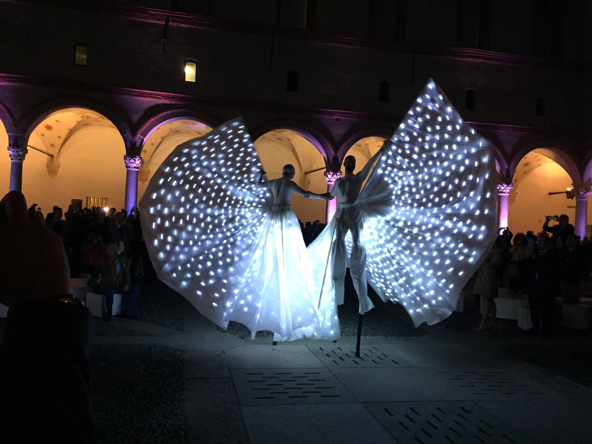 FoodFriendsMI's tweet photo. Al #CastelloSforzesco di #Milano la serata di #Tuttofood per celebrare Milano #FoodCity. #foodfriends #weekandfood https://t.co/R1c5gYQlHk