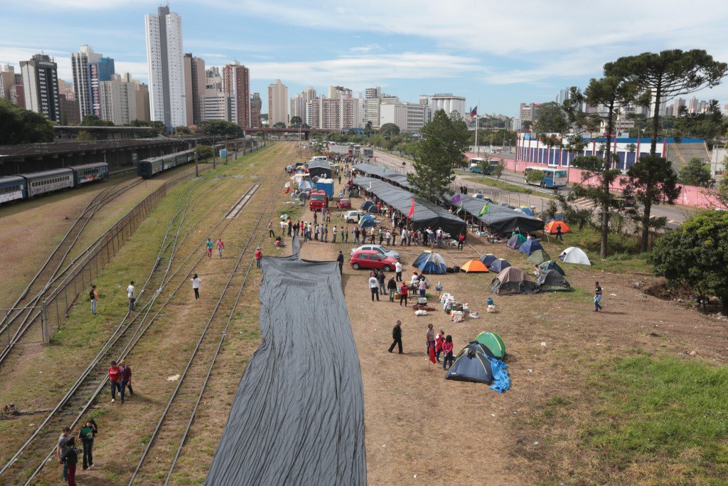 Polícia apreende facões com manifestantes pró-Lula a caminho de Curitiba ln.is/36zWs by #ViictoriaR via <a href="/c0nvey/">Convey</a>