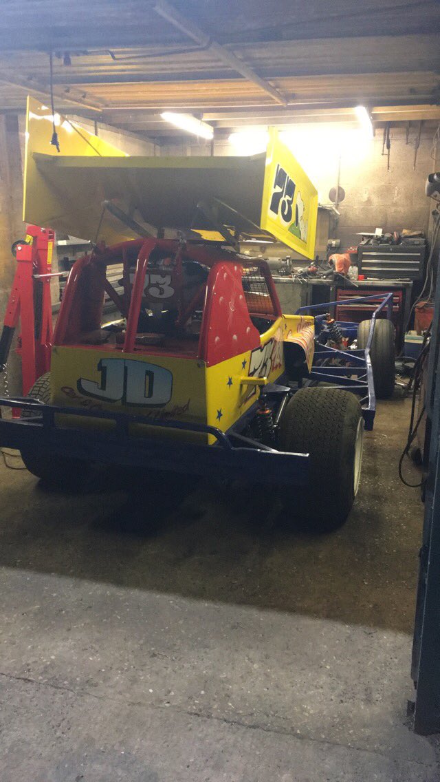 ChrisCowley37's tweet image. All ready for Saturday night. Beer and BBQ to sort next. #properteam #briscaf1