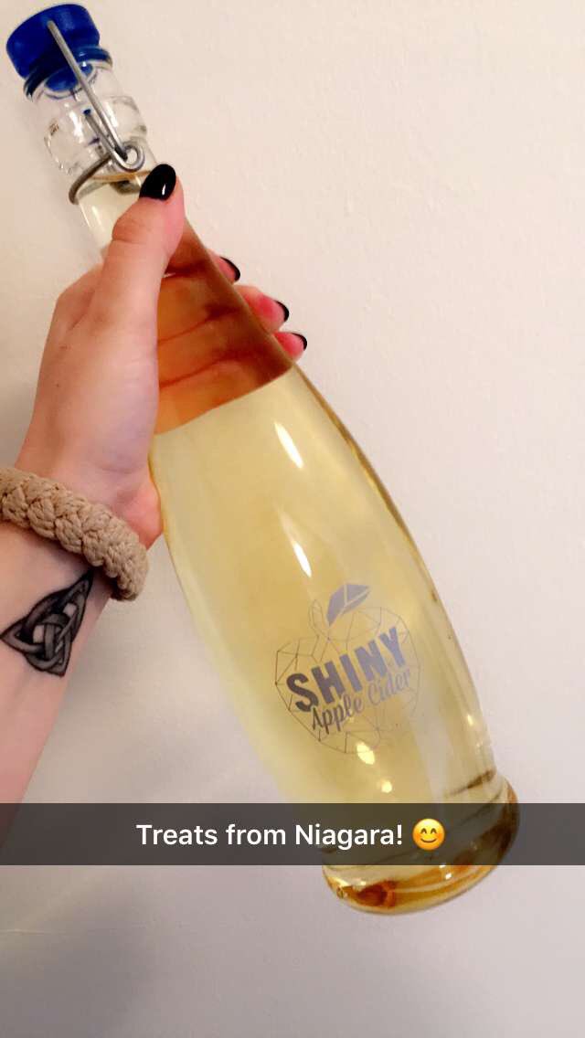 my new fav 😍 #pear #growler <a href="/ShinyAppleCider/">ShinyAppleCider</a>