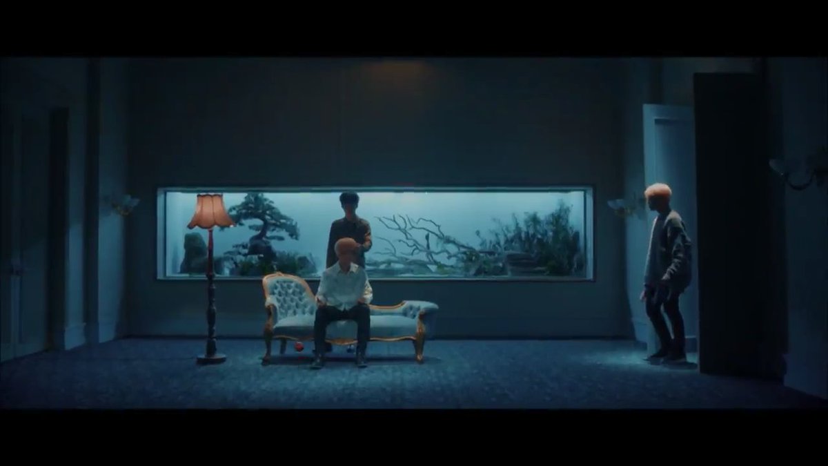 keysys_23's tweet photo. RT if you're STILL confused after watching the Japanese ver. of BST over ten times... https://t.co/h9pyMEqnrA by #lLouix via @c0nvey https://t.co/EQduPn2eyN