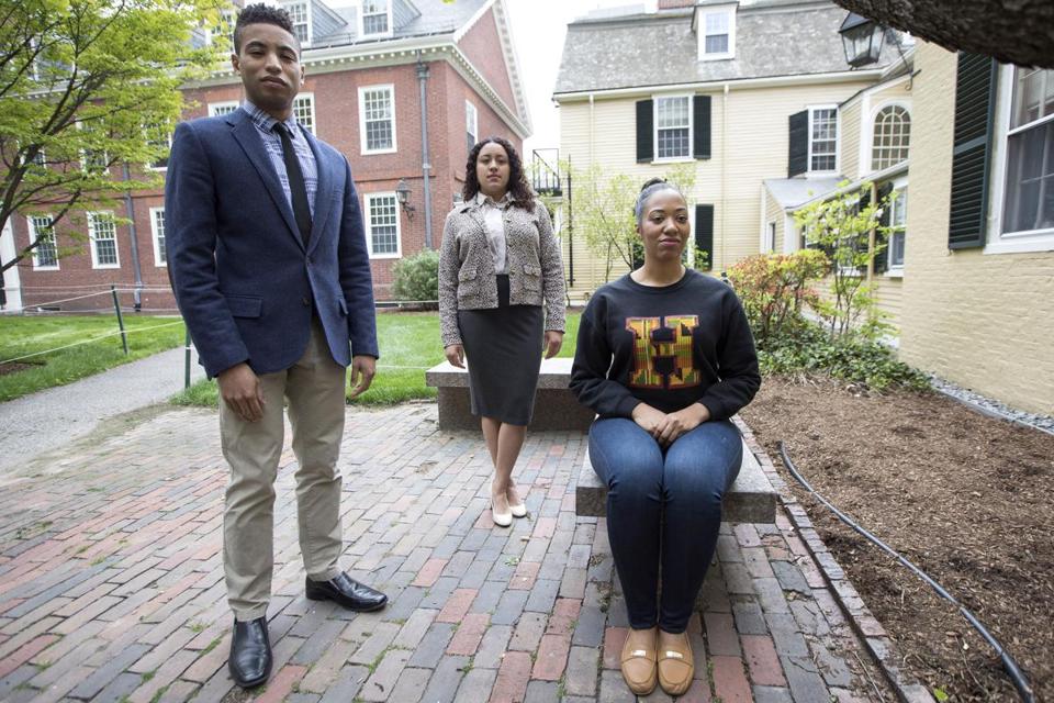JamieRecruits's tweet photo. Black students at Harvard to hold their own commencement https://t.co/MlzRByhqQ0 @BostonGlobe #BlackTwitter #blackexcellence #reachhigher https://t.co/Kvv98i7JqN