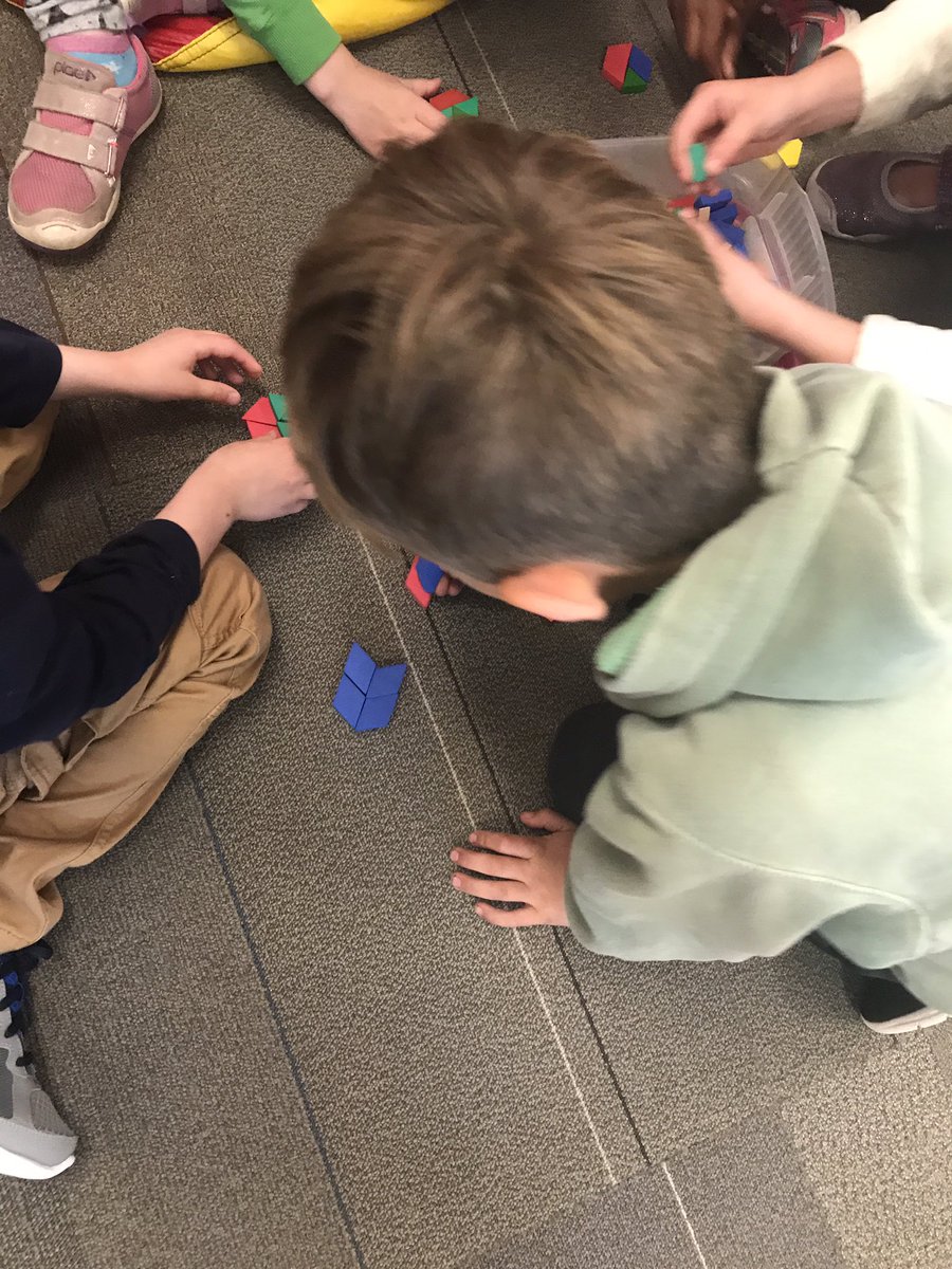 MMjarrold's tweet photo. Dividing shapes into equal parts! https://t.co/NFzhgyMiAg