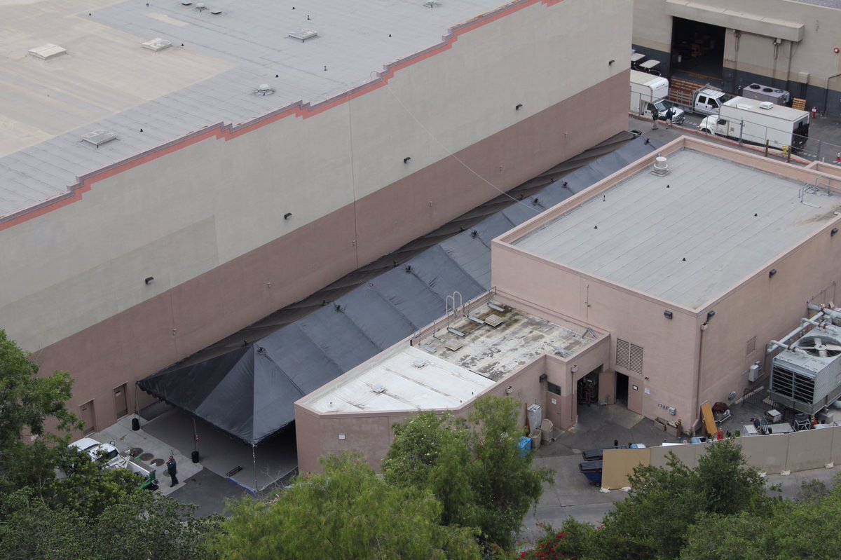IUArchives's tweet photo. Halloween Horror Nights construction has begun in Mummy extended queue. @HorrorNights https://t.co/oqxU7deSwi