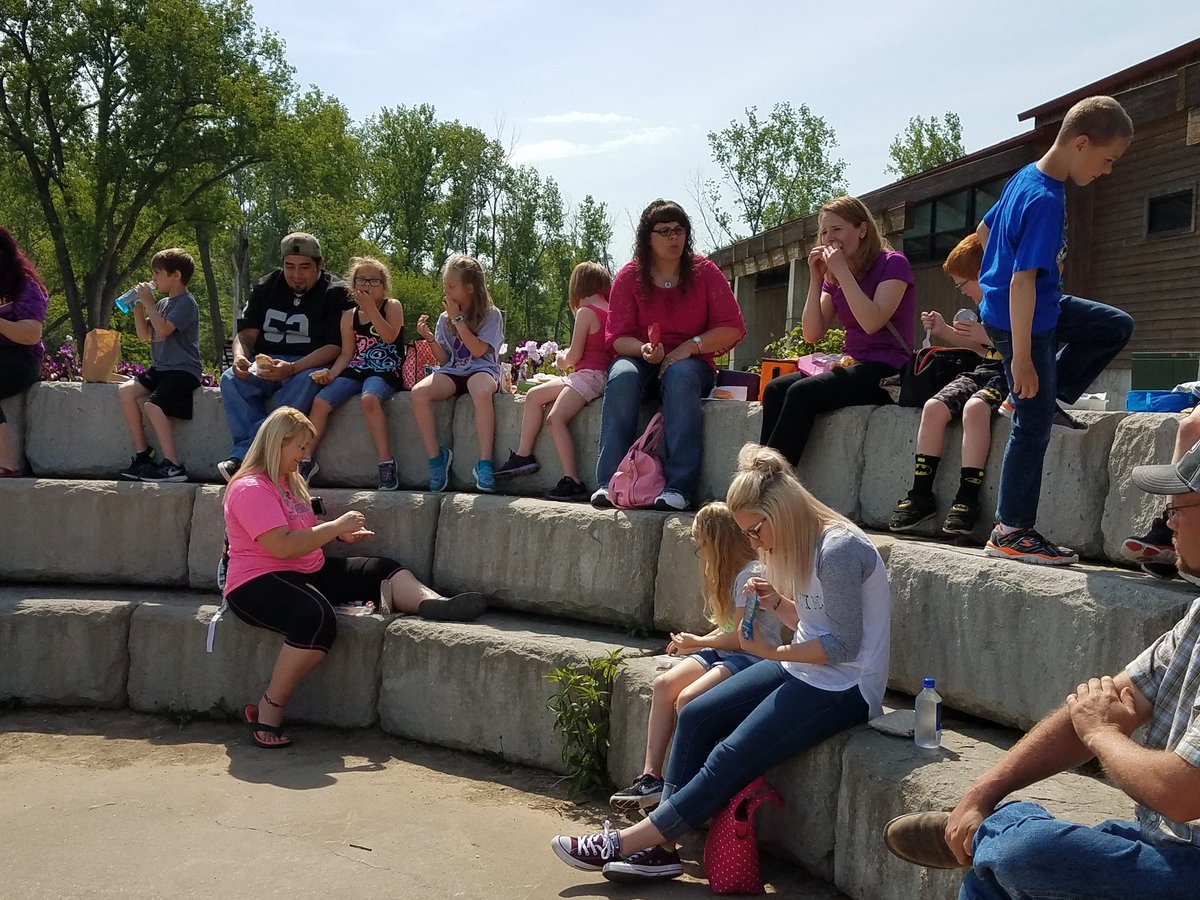 KC1stJungle's tweet photo. Field trip to Remington Nature Center and Fun Run was enjoyed. Might be some tired first graders tomorrow. Thanks parents! #KatEdChat https://t.co/RXo7FnUCtr