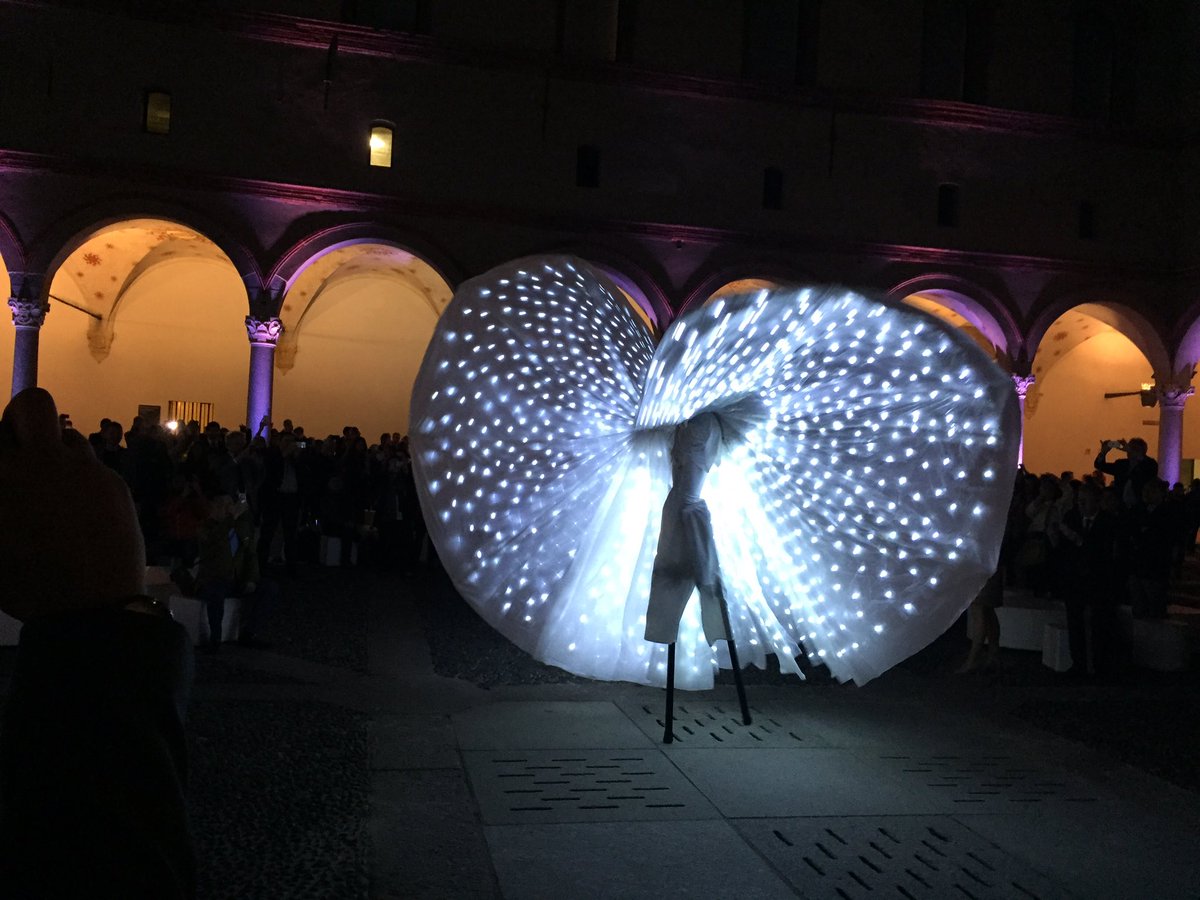 mattiadognini's tweet photo. Stupenda serata #Tuttofood al #CastelloSforzesco di #Milano presentata dalla bellissima @ventura_alessia!#foodcity #foodfriends #weekandfood https://t.co/gTQUftKVQ9