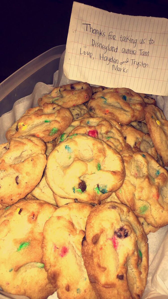 fiveheaddd's tweet photo. Craving my fave cookies π #AuntyMitasCookies πͺ https://t.co/kEqUrmPr7j