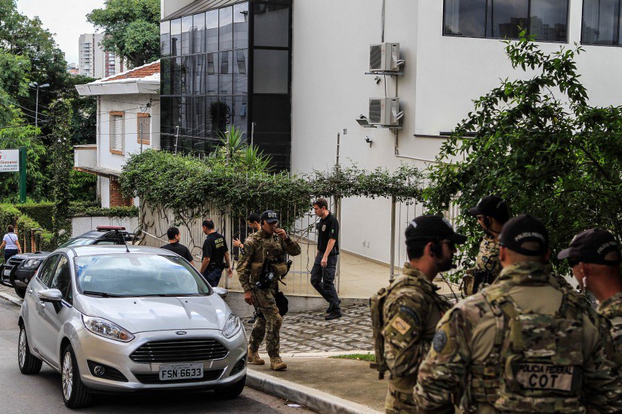 pravcneymar's tweet photo. URGENTE: Justiça suspende atividades do Instituto Lula https://t.co/zunk4aoqns by #GabrielCEC01 via @c0nvey https://t.co/cpbhZsd0BN