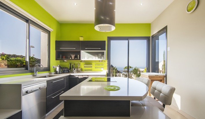 ViewegTim's tweet image. It's amazing what a pop of color and some upgrades can do for your home. 6 top desig... otbd.it/d1Lsct