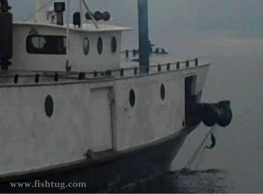 fishtug's tweet photo. Gillnetter lifting nets outside @BaileysHarborDC on the @doorcounty @DCMaritime Peninsula #fishtug #commercialfishing #GreatLakes https://t.co/2qnLDvzcPJ
