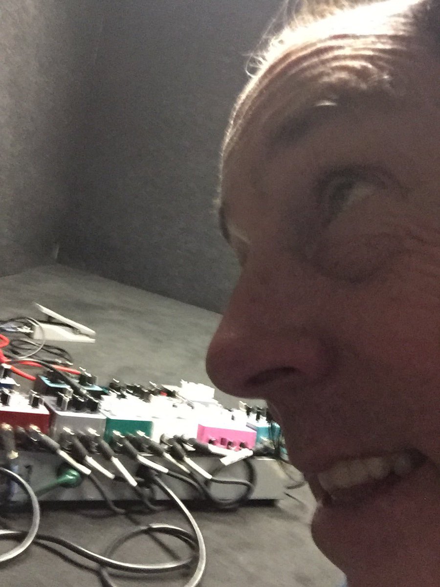 dalehauskins's tweet image. #Ca #Guitarist dutiful Dale,exercises near the thumb.#KirlinCable #EarthquakerDevices #EQD #Musician #Musiker #OCMusic #LAMusic #SoundDiego