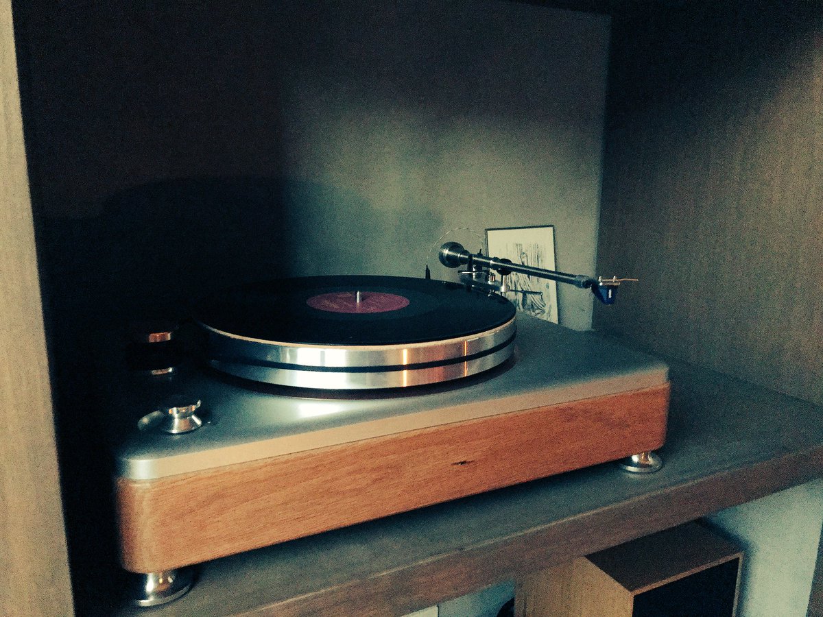 luxemopolitan's tweet photo. Where did all of those beautiful but sold out @Shinola turntables go? To the @HotelSanCris in #TodosSantos for one. #modern #design #vinyl https://t.co/hNsADdzRVa