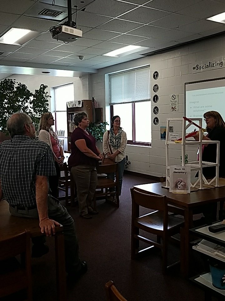 Black Mountain Elementary   kids  are problem solvers and figure-it-outers!