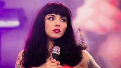 LaferteArambula's tweet photo. ¿Cuándo volverás a venir a Tijuana @monlaferte ? 
Te quiero ver 😩 en vivo.  Una foto , muchos autógrafos y ser tu amiga☺ 
#PPULALVC 🙈🌺 https://t.co/3ljYqnQeOd