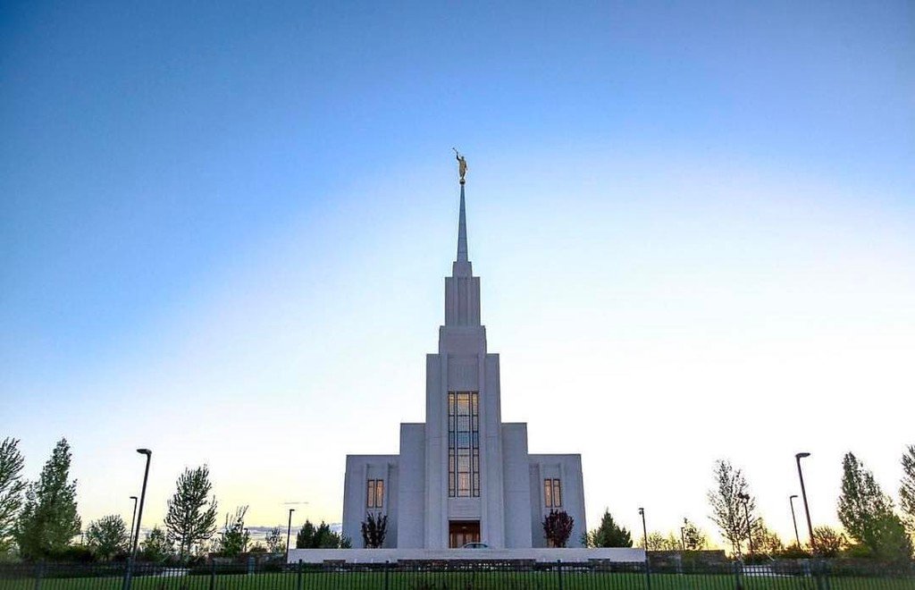 onetempleaday's tweet photo. Twin Falls, Idaho

PC: @brayden_weeks 
#ldstemples #mormontemple #mormon #ldschurch #ldstemple #twinfallstemple #l… https://t.co/OViZeohpu5 https://t.co/Clb0OTdWyx