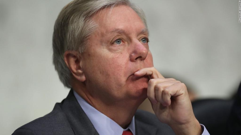 CNN's tweet photo. Sen. Lindsey Graham said he supports President Trump's decision to fire FBI Director James Comey https://t.co/ZCzkj0wcGY https://t.co/6nH3adB9RE