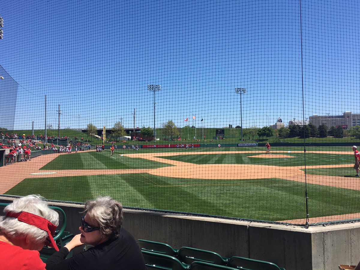 Redbeardsneed's tweet photo. Gotta be one of the nicest fields I have ever been on #haymarketpark #saltdogs https://t.co/uvphWAstBG