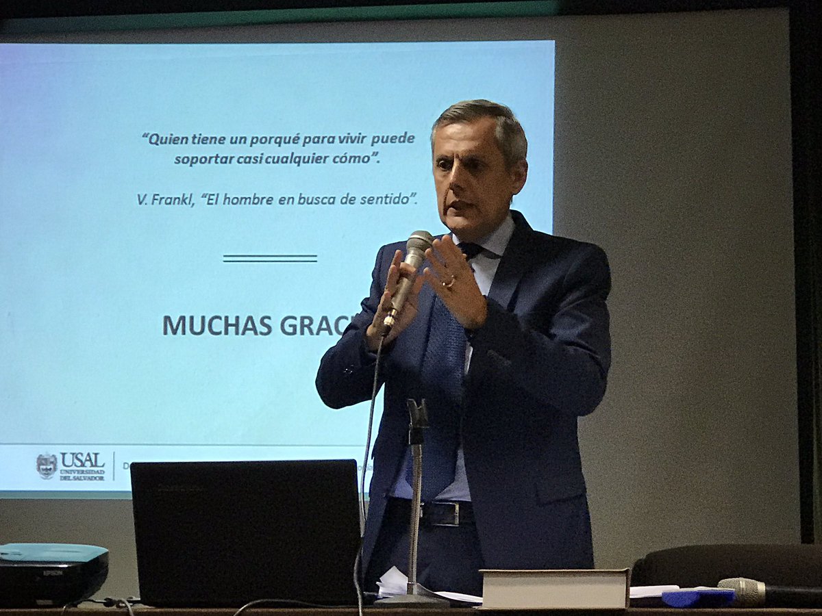 BerStamateas's tweet photo. Muy feliz de haber defendido mi tesis y haber obtenido mi doctorado en Psicología! 😁🎓🎓 https://t.co/m9W1ucjg5R
