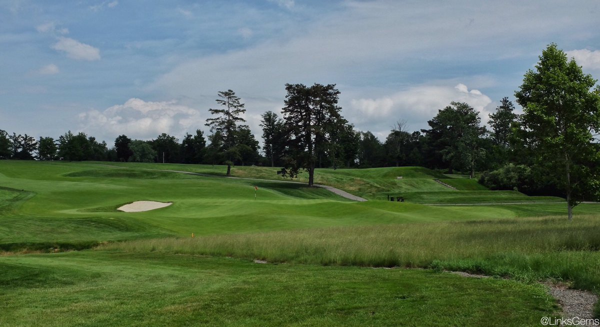 LinksGems's tweet photo. In 1925, Walter Travis opened the Country Club of Scranton, a true hidden gem with some of his wildest and most fun greens. #TravisTuesday https://t.co/Ue872EJbnH