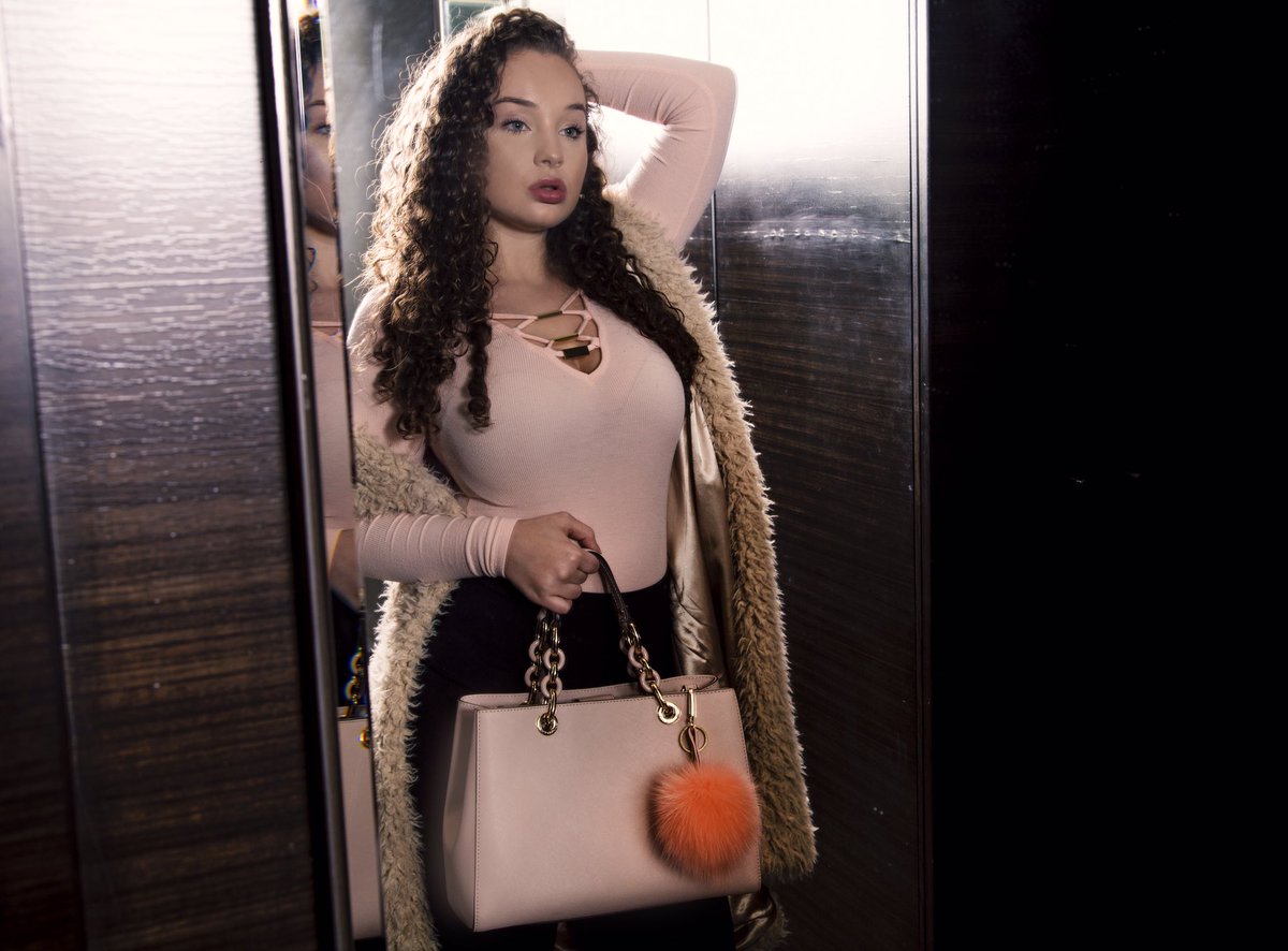 briannaandrade_'s tweet image. 💆🏼💗