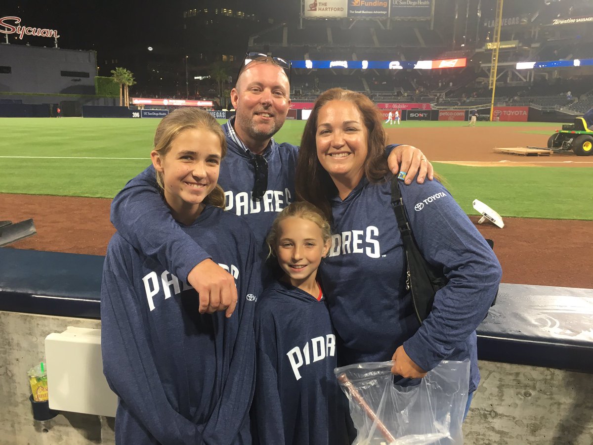 BoBarion's tweet photo. When in San Diego, stay classey and route for the padres! Great weekend! Ride the Amtrak from the vta to and back. https://t.co/yiTKdNsaST