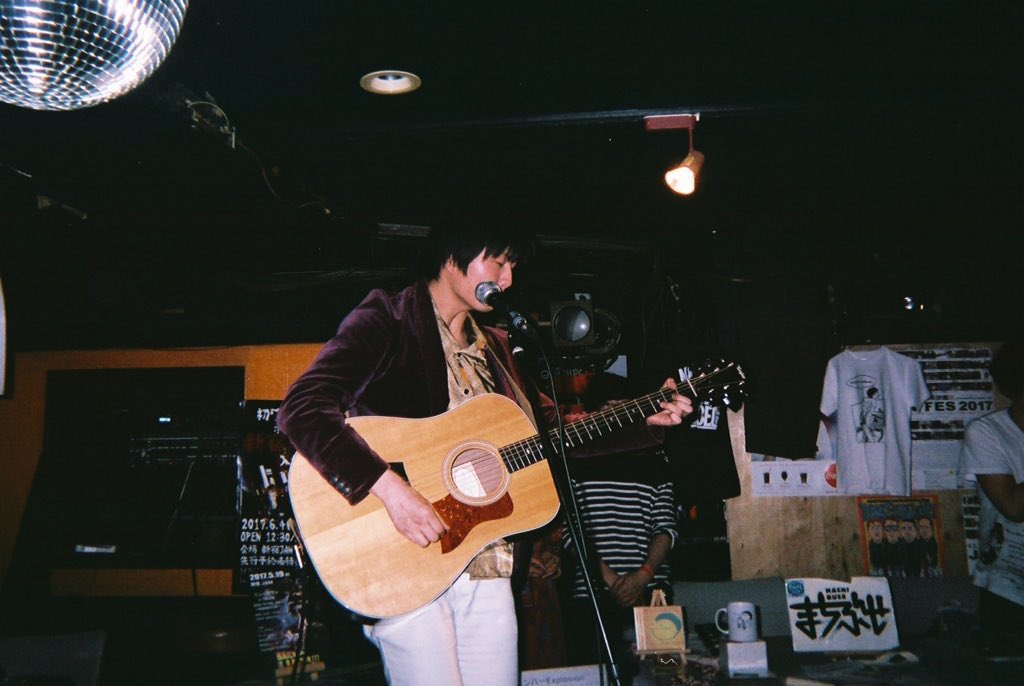 yasuda_bomber's tweet photo. #JAMFES2017 での写真いただきました!撮影はいわもと(@konnnyakubatake )さんです!
写ルンですで撮っ���写真という事で質感がなつかしくもあり、新鮮です!ありがとボンバー!
#JAMFES https://t.co/W0oCRMiAWo
