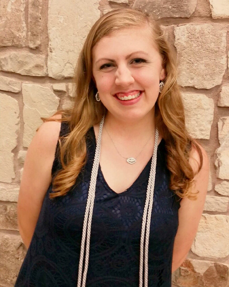 dear_abbyrae's tweet photo. A {MAGNA} new chapter is beginning soon #MagnaCumLaude #seniorlasts https://t.co/QTBAKvrqVa