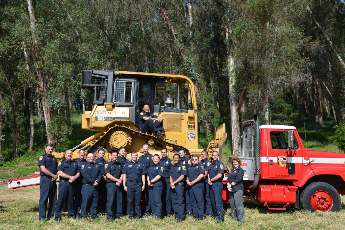 CAL_FIRE's tweet photo. CAL FIRE &amp; partners at Santa Clara Wildfire Awareness Week event urge residents to take charge of their #DefensibleSpace. #WildfireReady17 https://t.co/7bqu1xPQvl