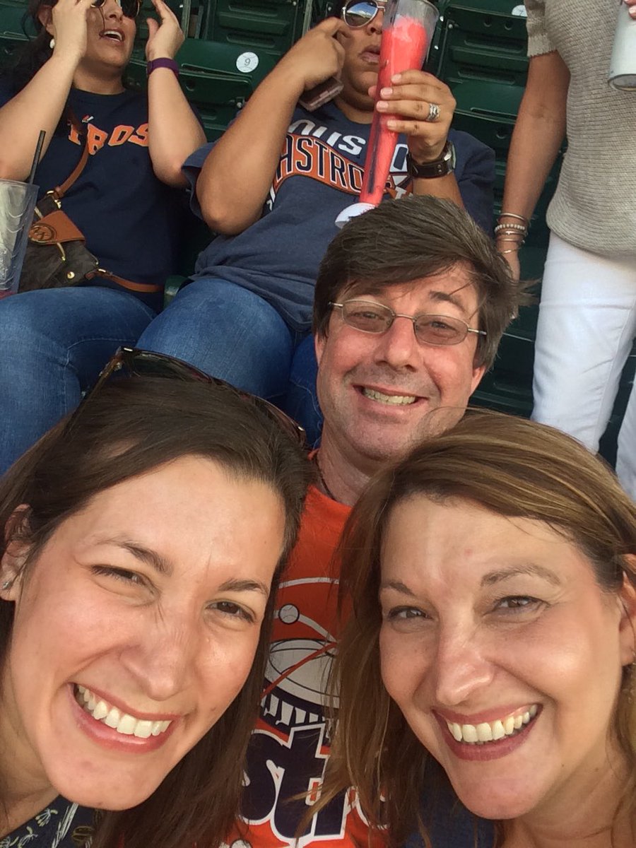 MWE 😍⚾️⚾️⚾️😍 #SBProud <a href="/SBISD/">Spring Branch ISD</a> <a href="/MoffettTeach/">Sara Moffett</a> <a href="/tabpena/">Tabitha Pena</a> <a href="/astros/">Houston Astros</a>