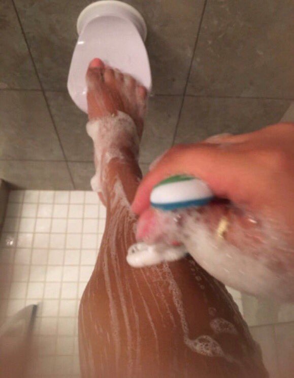 Rad Dates tweet media