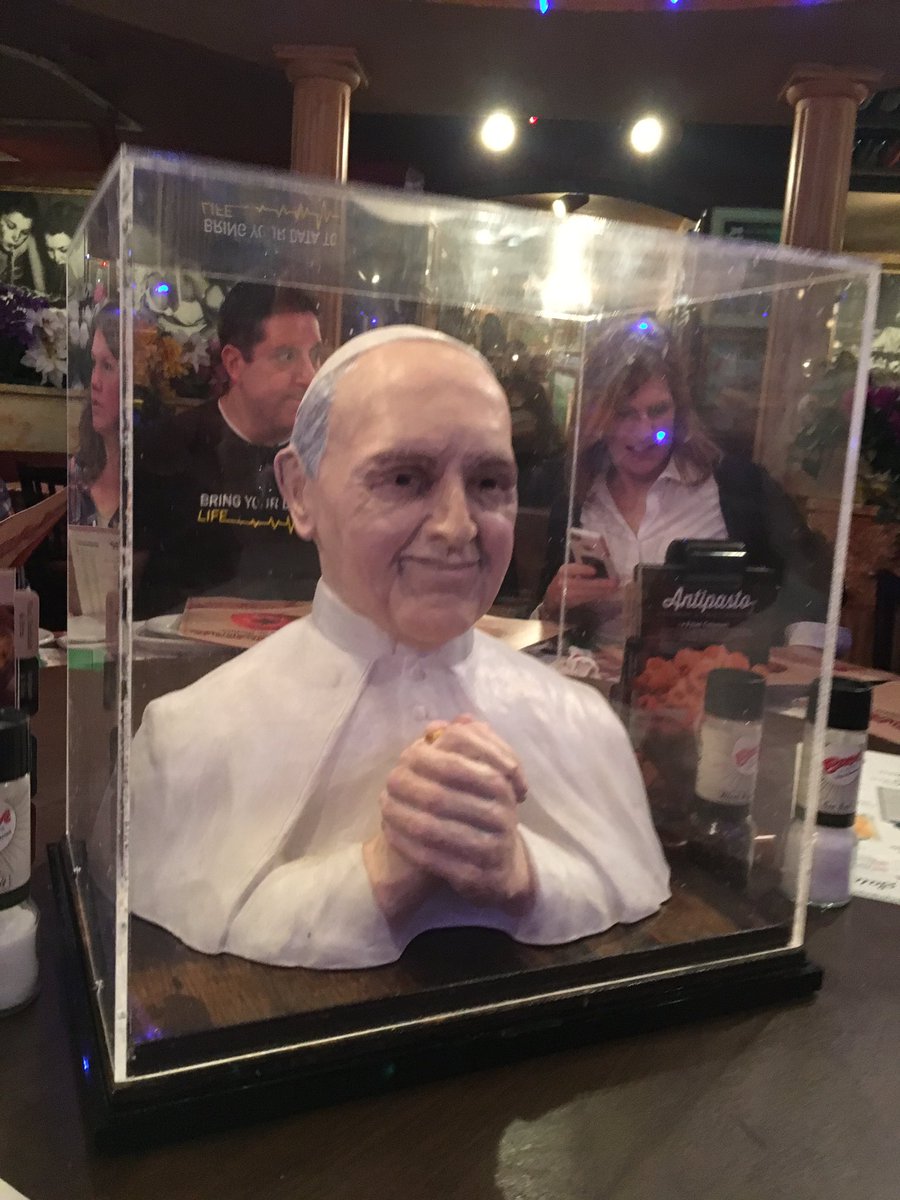 ICENVDM's tweet photo. ICEDM. out for Italian with the ICEDM crew look who joined us for dinner. https://t.co/FtBJpNuH07