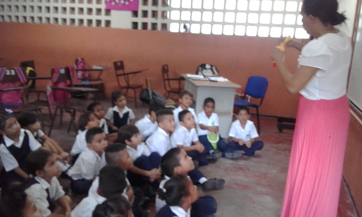 claudiamazo6's tweet photo. Programa todos a aprender Valledupar. Eduardo Suàrez Orcasita. Estrategia metodológica lectura  compatida grado 1o. https://t.co/bwXPjfMo7e