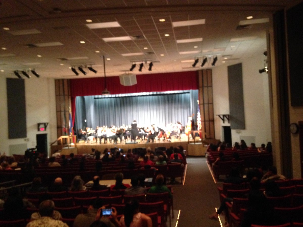 Mr_S_Pickering's tweet image. @SterlingMiddle1 orchestra and @Park_View_HS orchestra performing together tonight! #patriotnation #sterlingpride #fiddlesonfire
