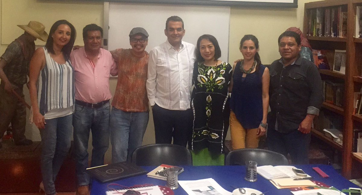 Organizando las actividades culturales por el 120 aniversario de la comunidad japonesa en Chiapas. Mtra. Rie Watanabe y Mtro.Masafumi Hosumi